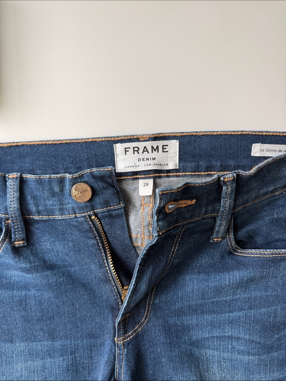 Frame Denim Skinny Jeans in Dark Blue Wash